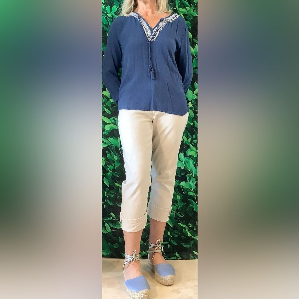 💙 GAP Medium Blue Peasant Blouse – Embroidered V-Neck, Tassel Tie, Size Medium